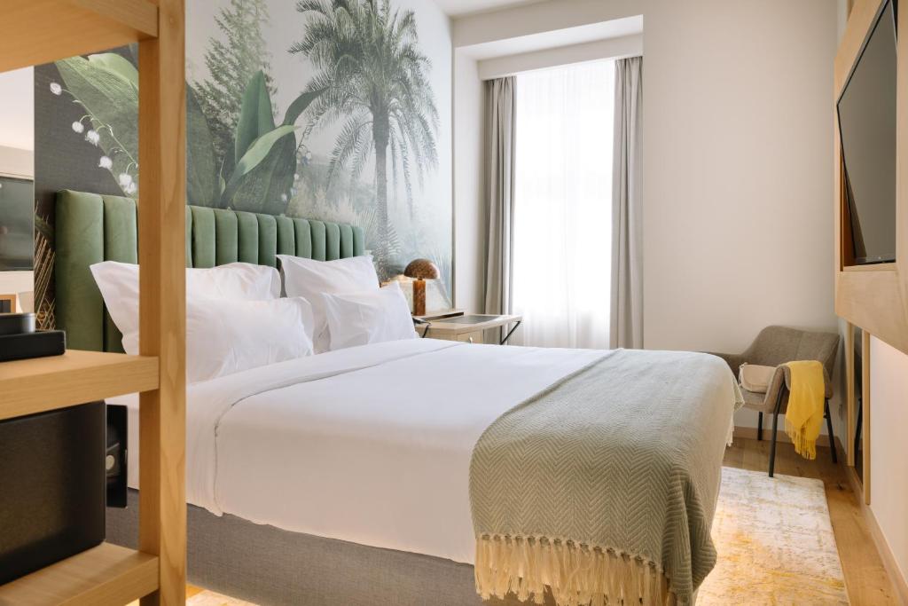 
Family Suite (2 Adults + 1 Child)
