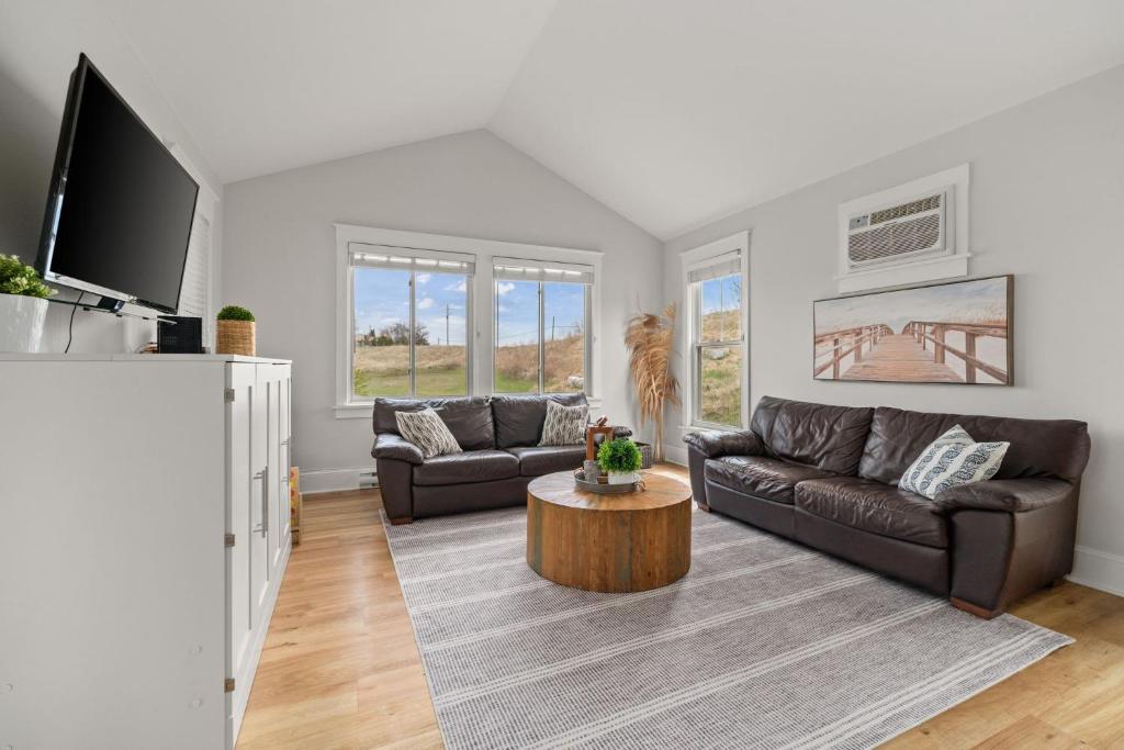 Χώρος καθιστικού στο The Kiskadee - 49 Butternut