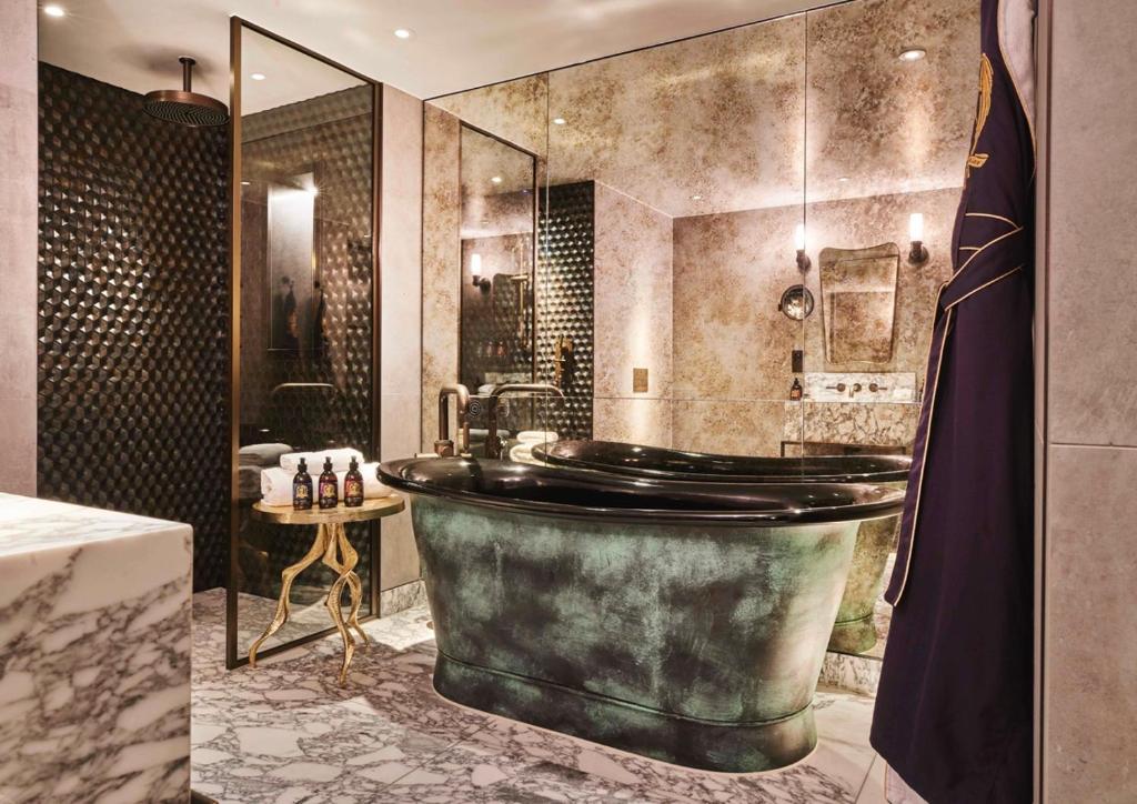 Chateau Denmark London - Resim 15