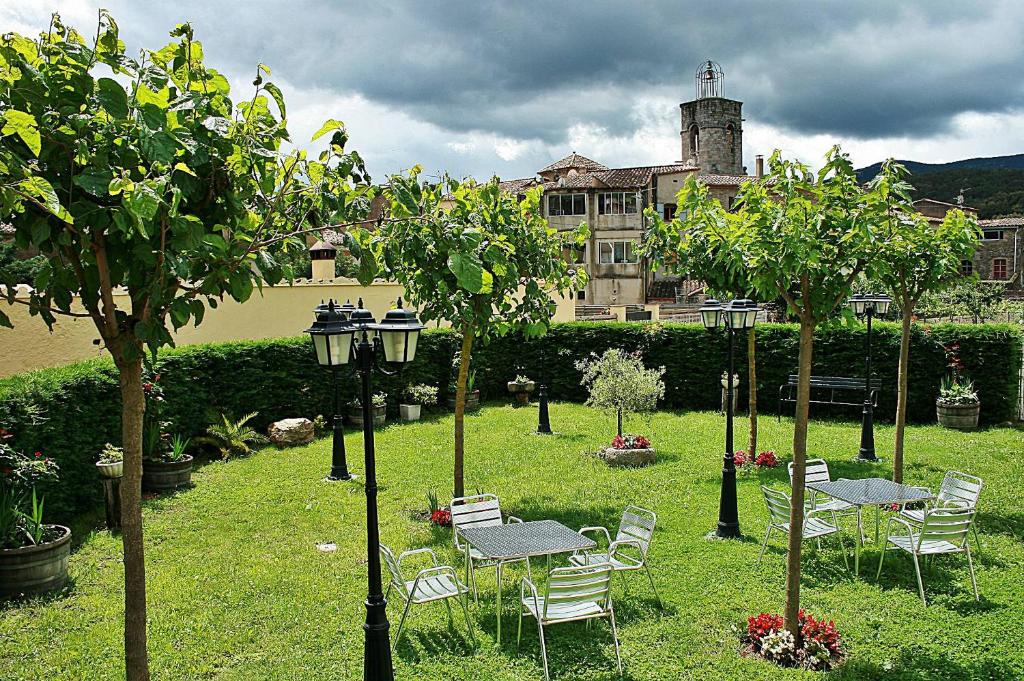 Zahrada ubytování Hotel-Restaurante La Quadra