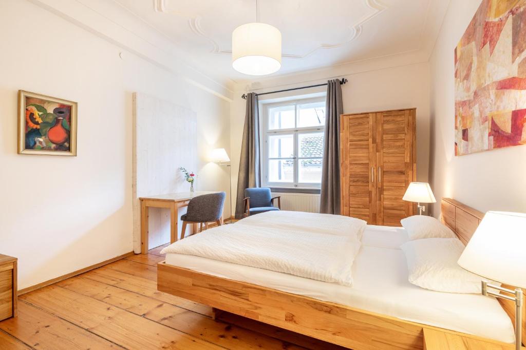 Postel nebo postele na pokoji v ubytování Pension Goldenes Schiff