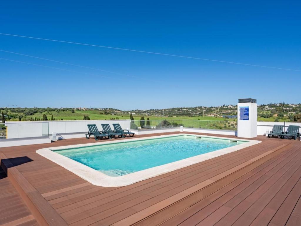 Rooftop pool, balcony and AC #1965