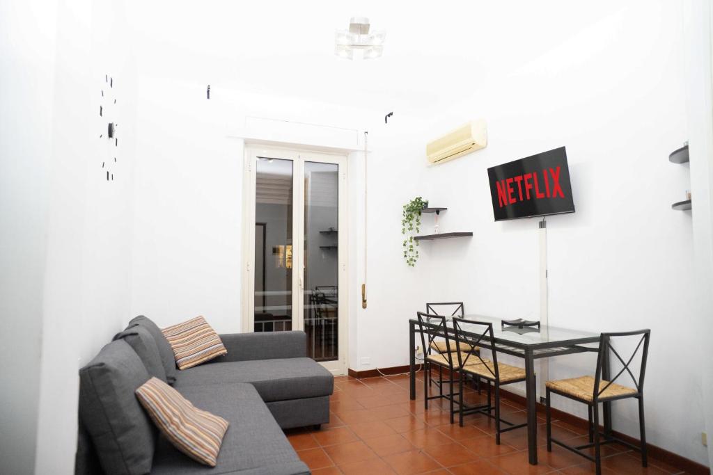 Modern and Central One-Bedroom, 10 min from Colosseum