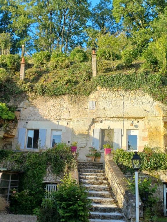 Κήπος έξω από το Les roches du Donjon