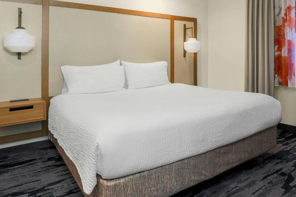 Fairfield Inn and Suites by Marriott San Jose Airport photo