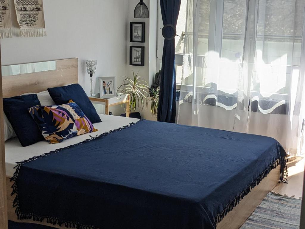 Postel nebo postele na pokoji v ubytování Zara Green Apartment 4 Guests Pet Friendly