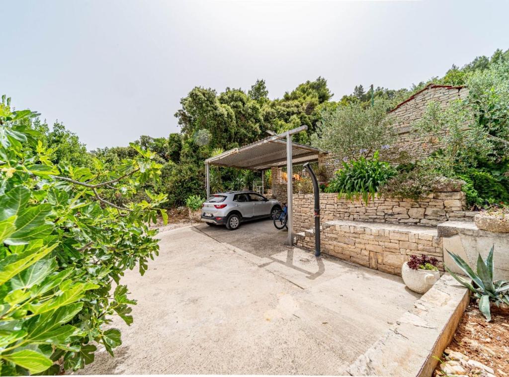 Stone House Blaca