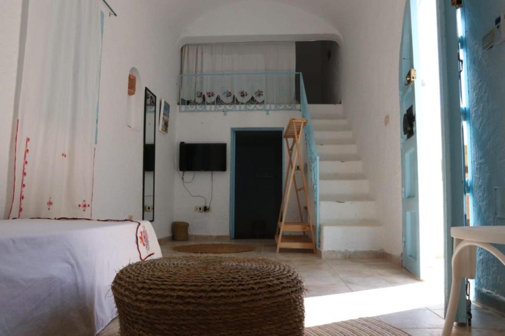 Dar El Jerbiya - maison d'hôtes d'architecture traditionnelle djerbienne avec piscine à Midoun Djerba Tunisie