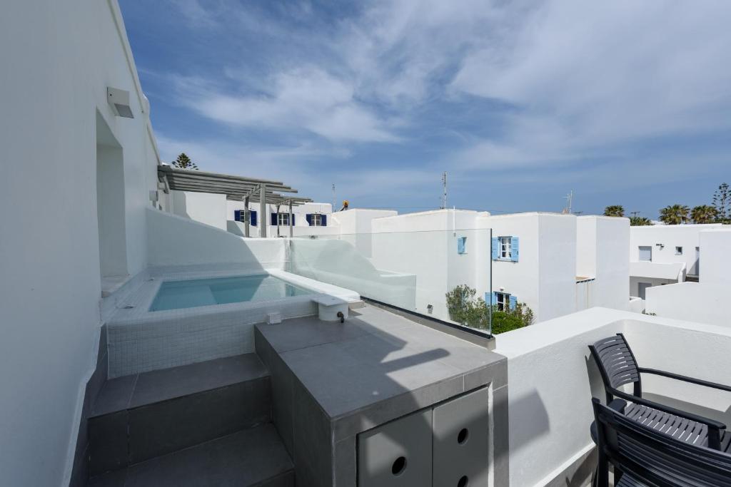 Vammos Luxury Residences - 13