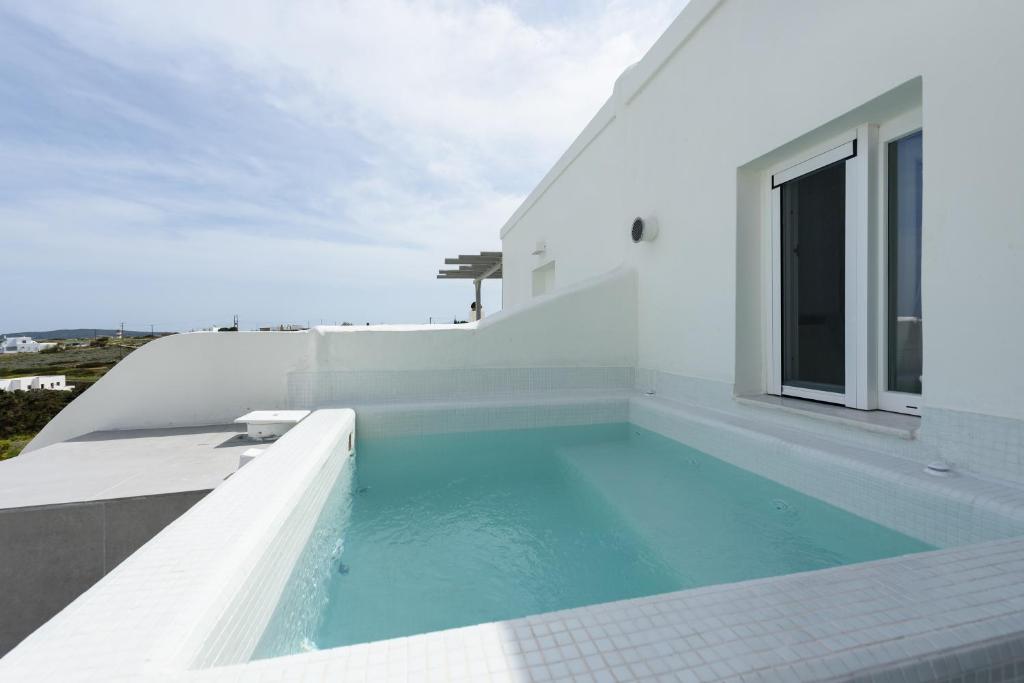 Vammos Luxury Residences - 15