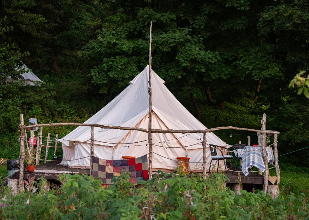 Zahrada ubytování Mereääre Glamping ja Rannamaja
