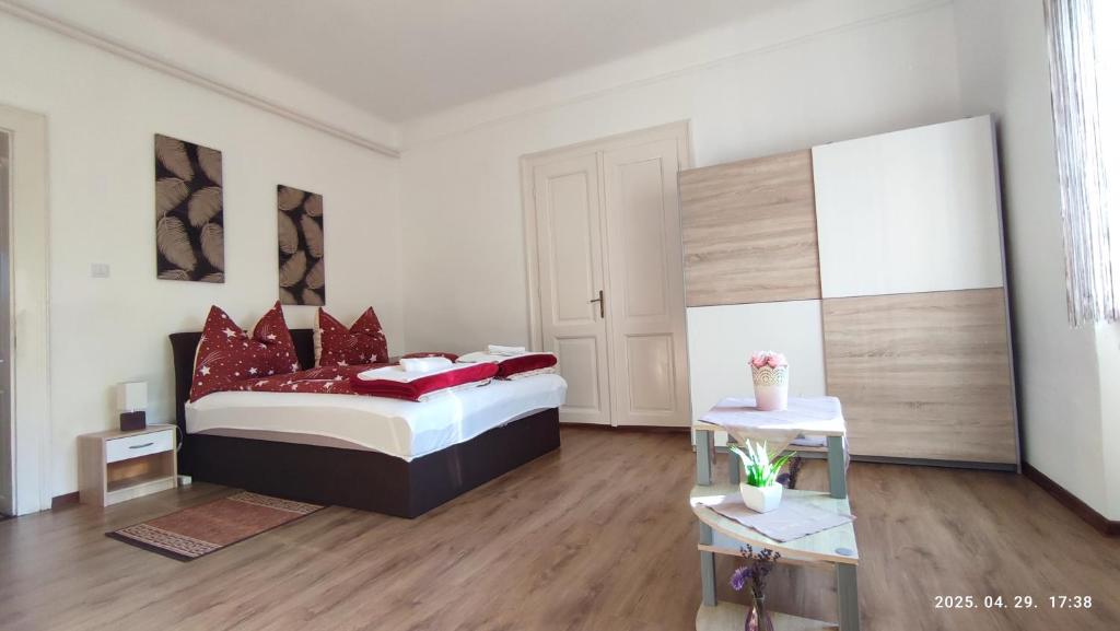 ENZO Apartman Gyula - One-Bedroom Apartment