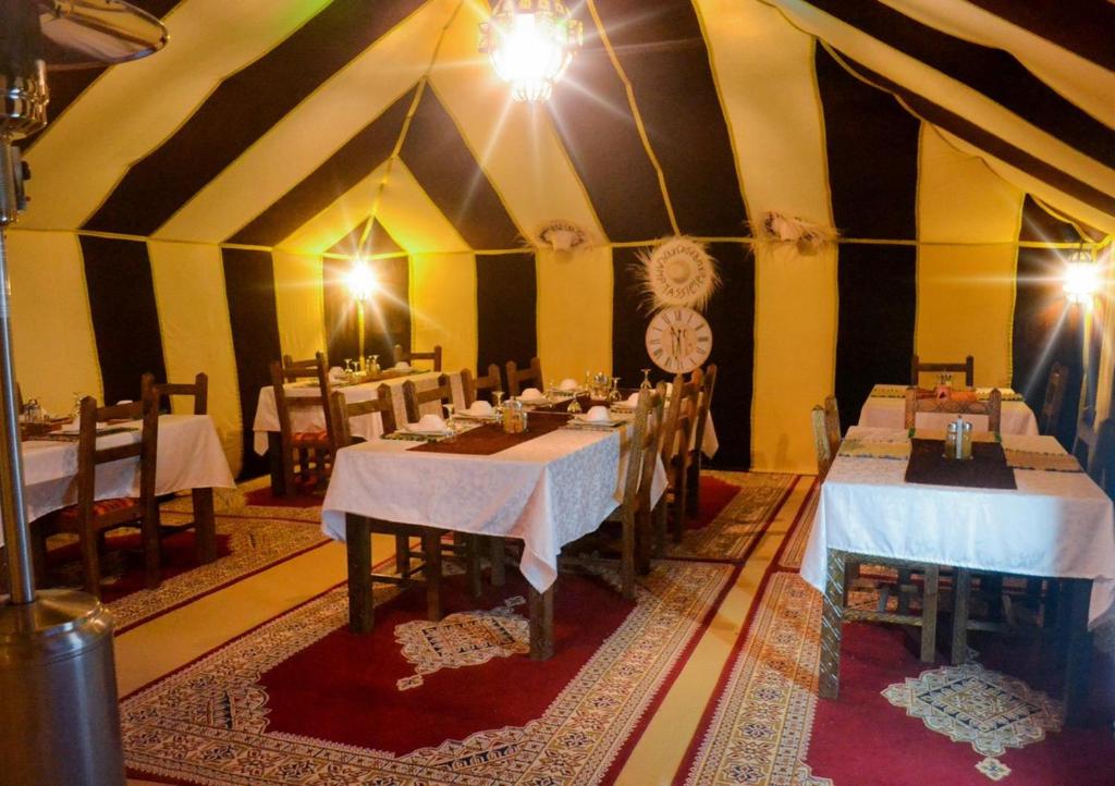 Restaurace v ubytování Camp Under Stars