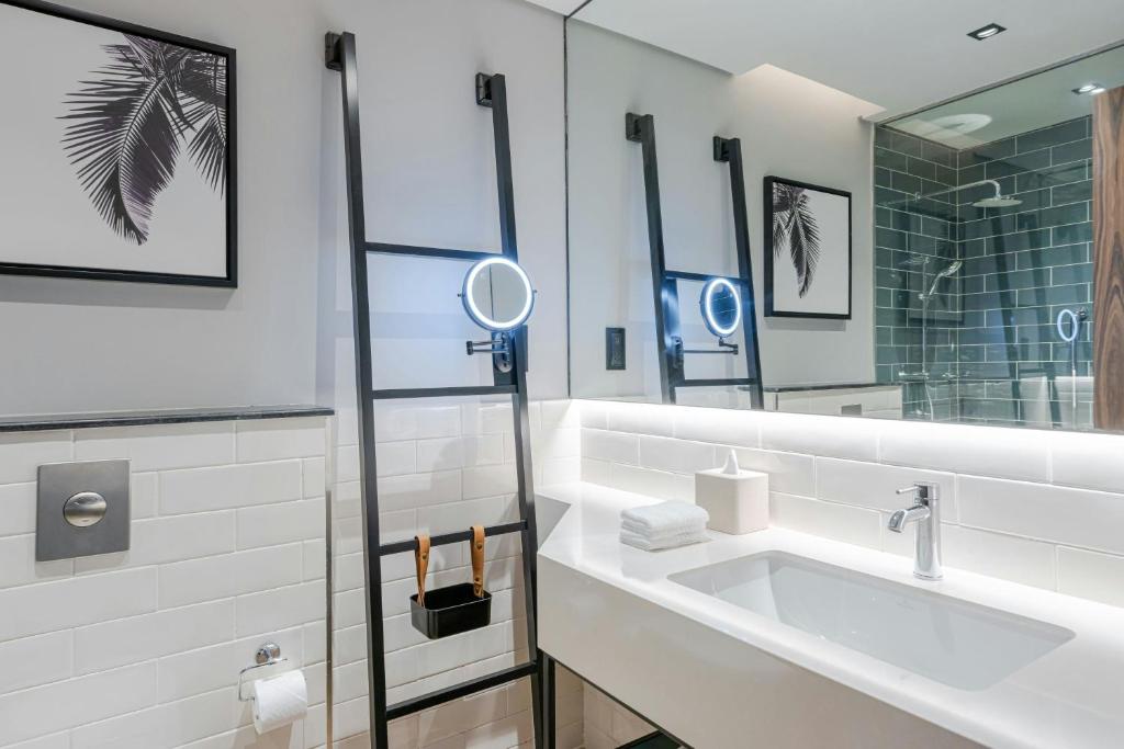FOUR POINTS BY SHERATON KING ABDULAZIZ