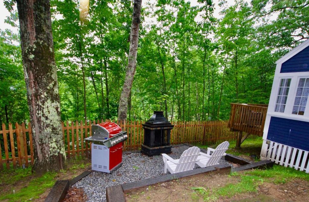 Foto dalla galleria di Cheerful Cottage with Loft Close to Everything 6 a Edgecomb