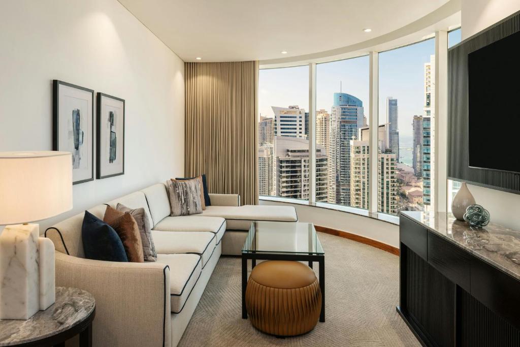 
Superior Deluxe Suite, 1 Bedroom Suite, Airport Transfers, With Complimentary Resort Beach & Pool Access, 1 King, 
