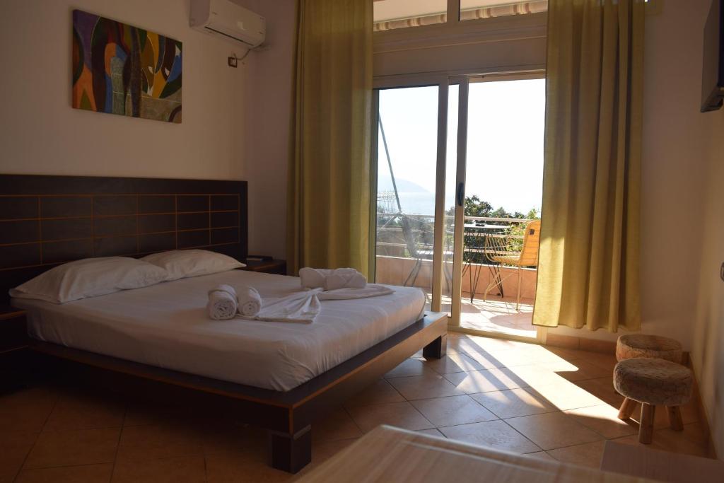 Postel nebo postele na pokoji v ubytování Villa The View Vlore Albania