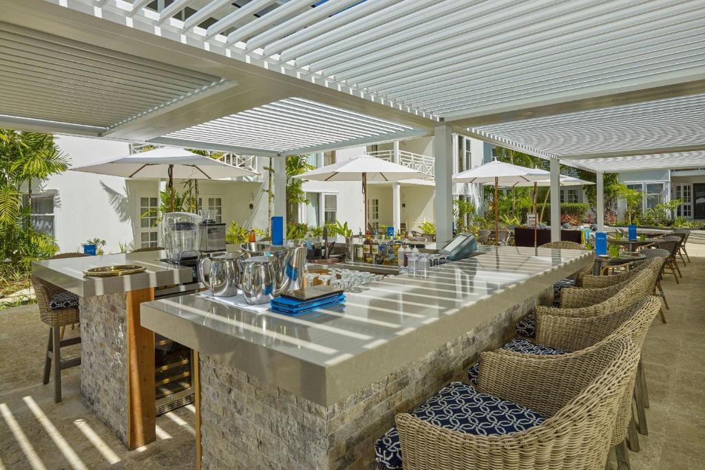 Restaurace v ubytování Treasure Beach Art Hotel, An Autograph Collection All-Inclusive Resort