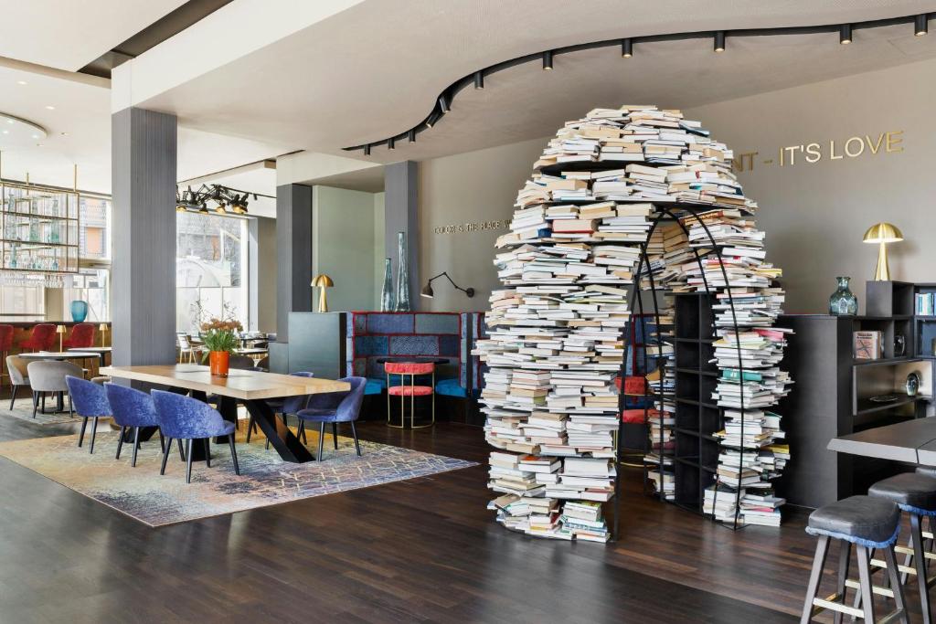 Renaissance Zurich Tower Hotel - Resim 14