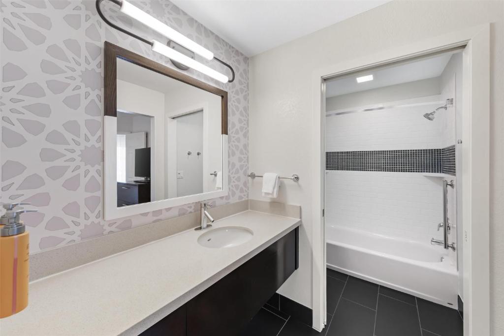 Sonesta ES Suites Chatsworth photo