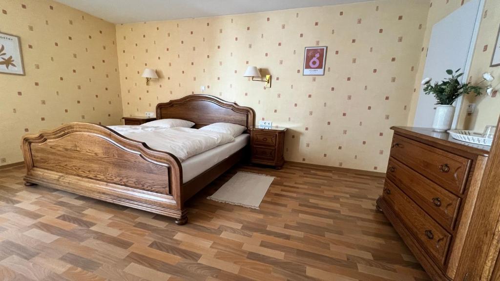 Postel nebo postele na pokoji v ubytování Gästehaus Kliebenstein