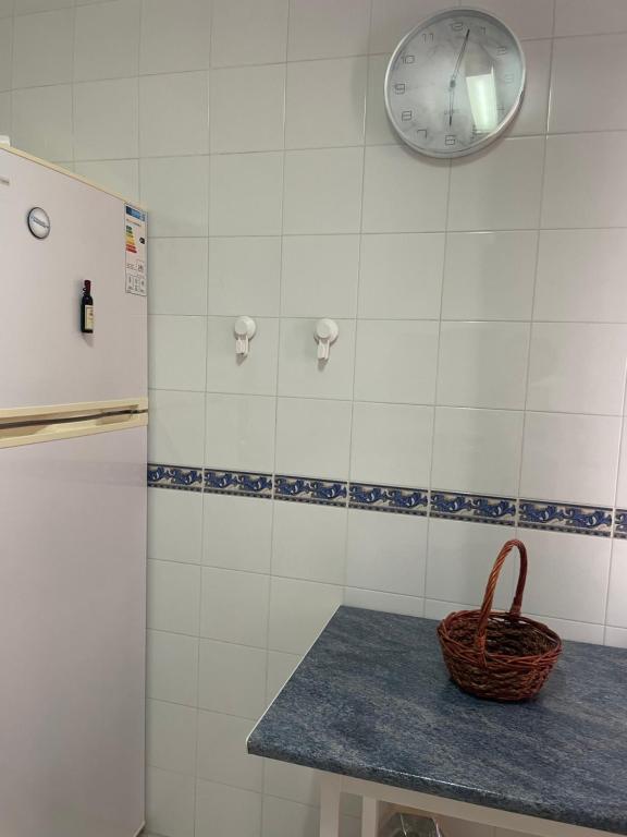 Kuchyňa alebo kuchynka v ubytovaní Casa en el centro de Conil