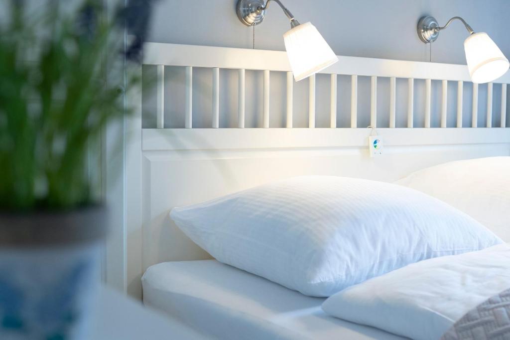Postel nebo postele na pokoji v ubytování Seestraße 43 Wohnung 3