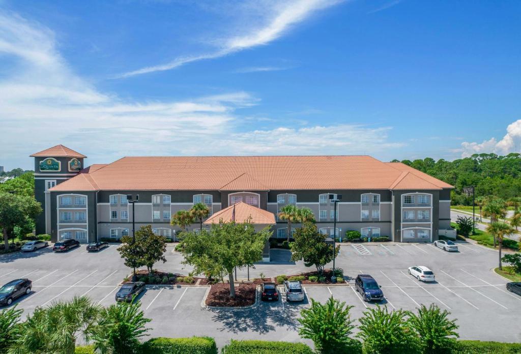 La Quinta by Wyndham PCB Coastal Palms - Housity