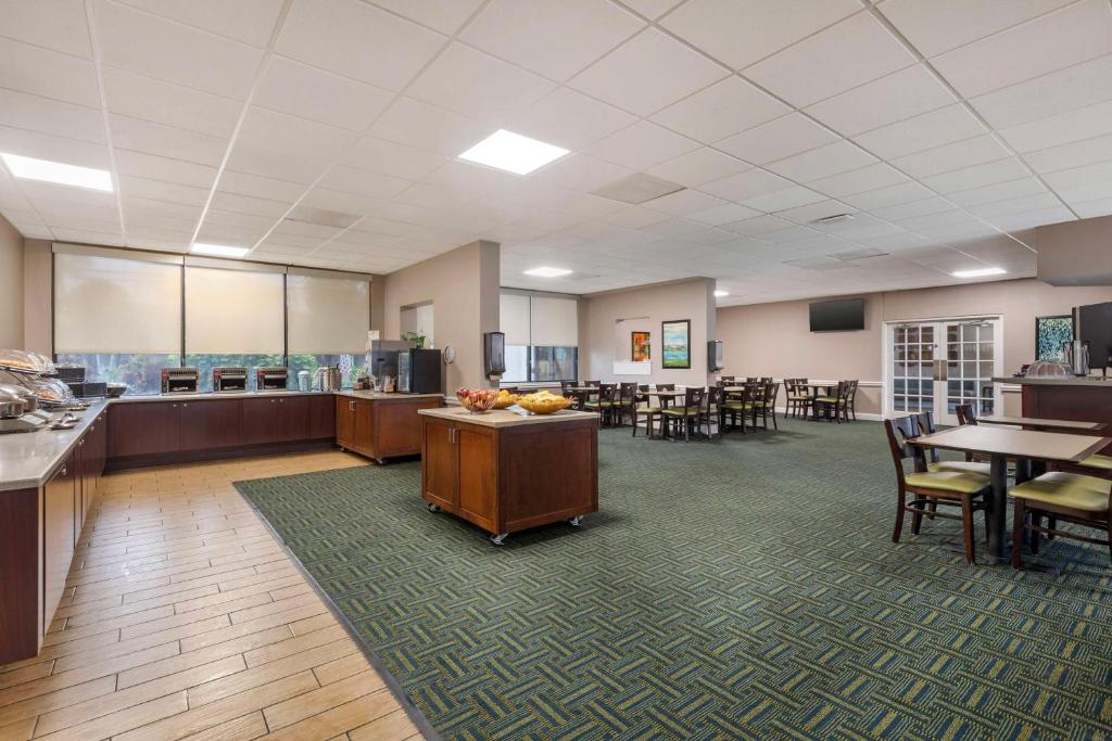 Restaurace v ubytování Best Western Cocoa Beach - Port Canaveral