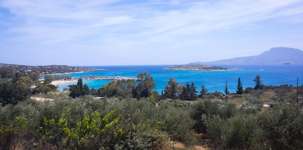 - Vistas a la playa y al océano en Marathi Panorama Rooms en Marathi