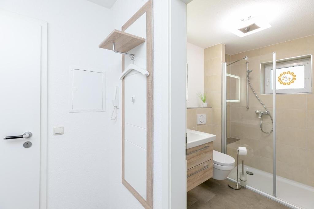 Koupelna v ubytování Lindenbuschen 2 Wohnung 2