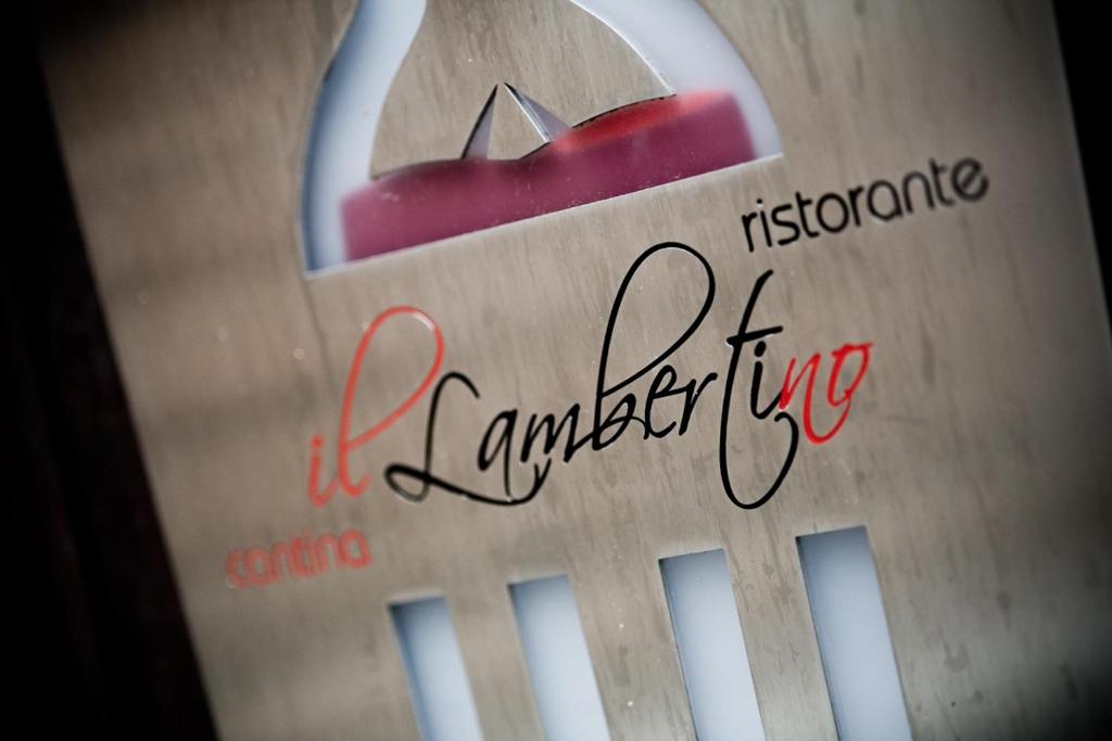 Сертификат, награда, вывеска или другой документ, выставленный в Hotel Lamberti