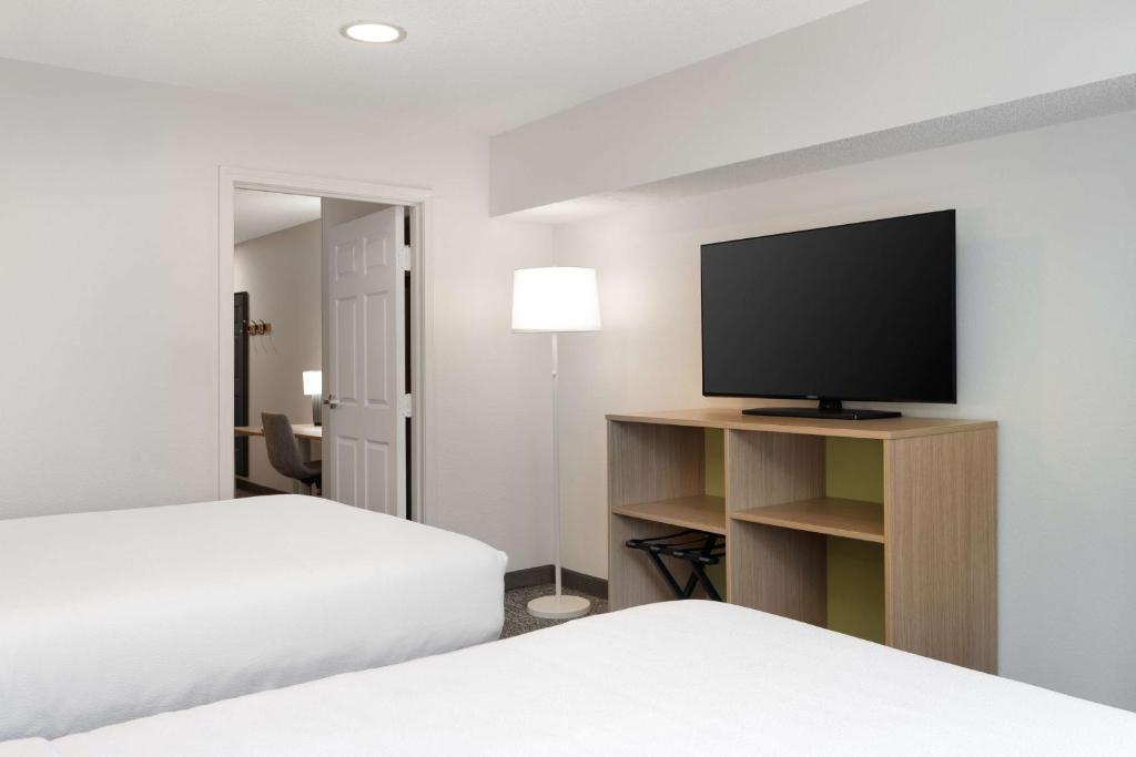 TV/Unterhaltungsangebot in der Unterkunft Spark by Hilton Summerville