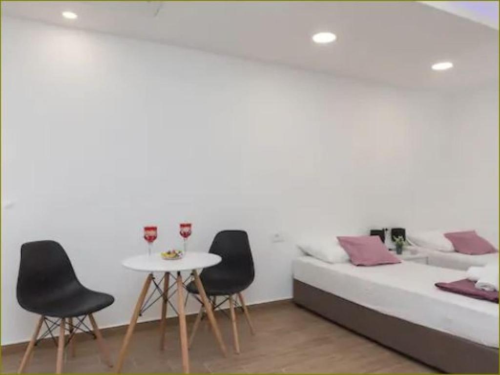 Apartments Dub - Studio Apartment with Shared Terrace no 2