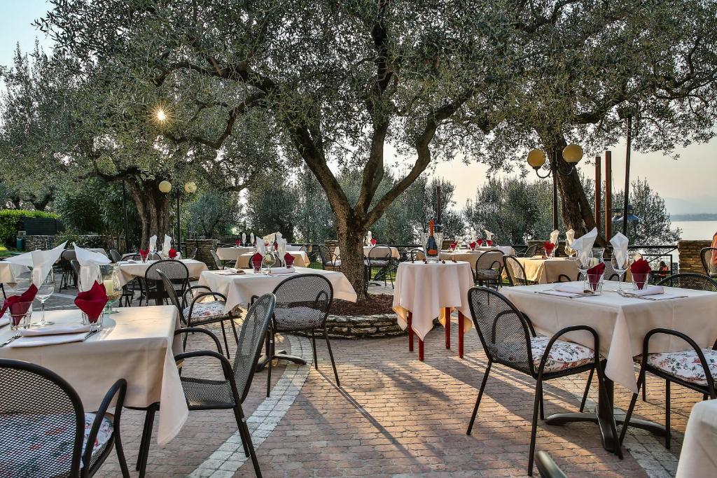 Restaurace v ubytování Hotel Ideal