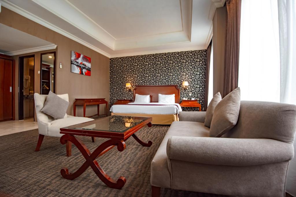 Posezení v ubytování The Mirah Hotel Bogor