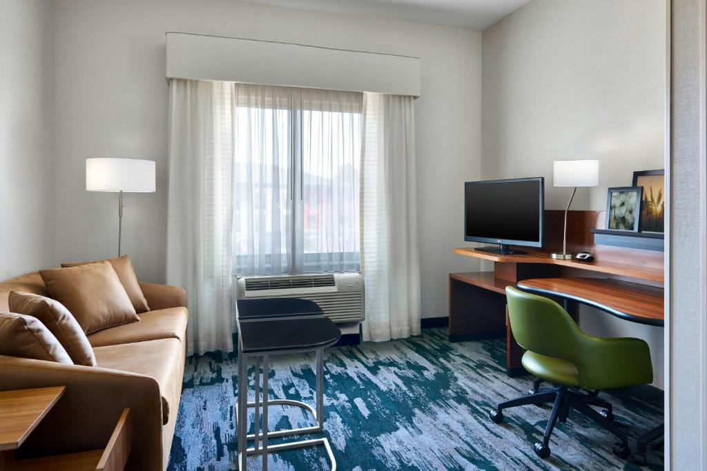 Fairfield by Marriott Inn & Suites Knoxville Turkey Creek photo