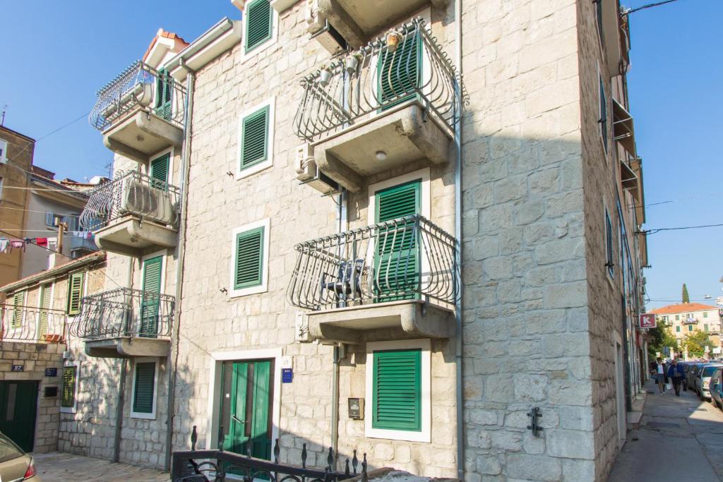 Budova, v ktorej sa apartmán nachádza