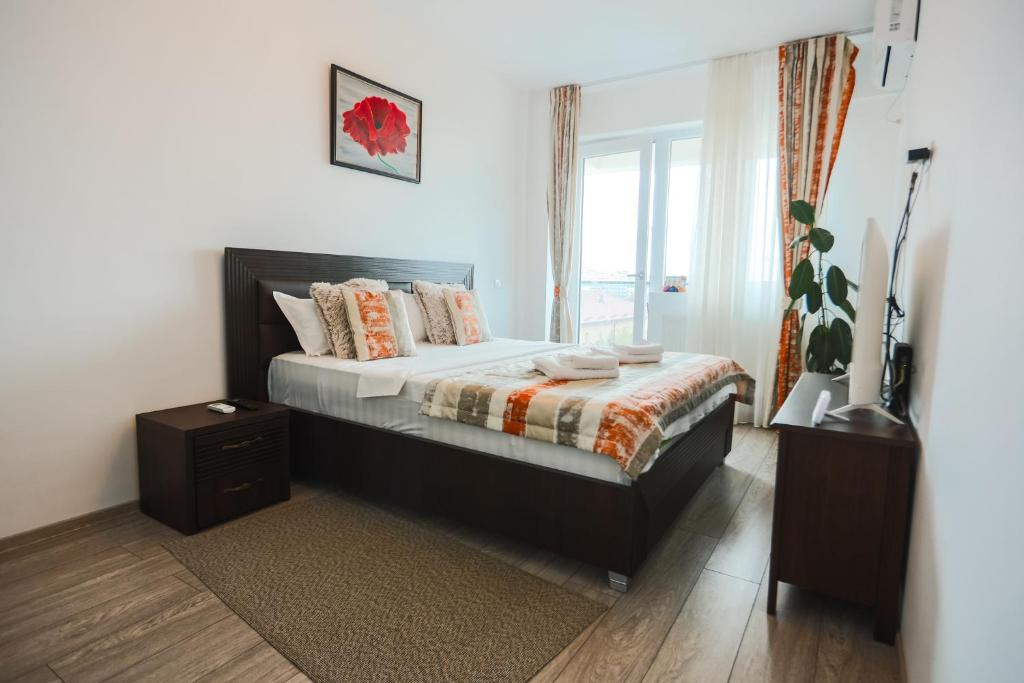 Q Luxury near Palas Mall