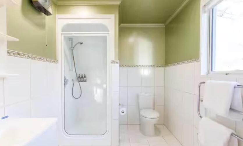 Wanaka Lake House - Close to That Wanaka Tree - Resim 9