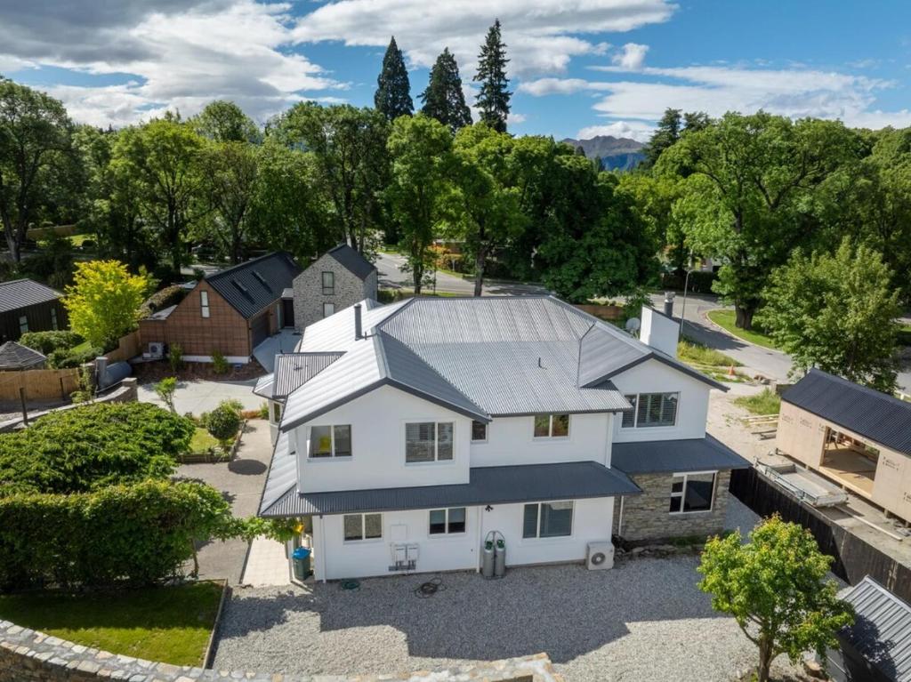 Wanaka Lake House - Close to That Wanaka Tree - Resim 6