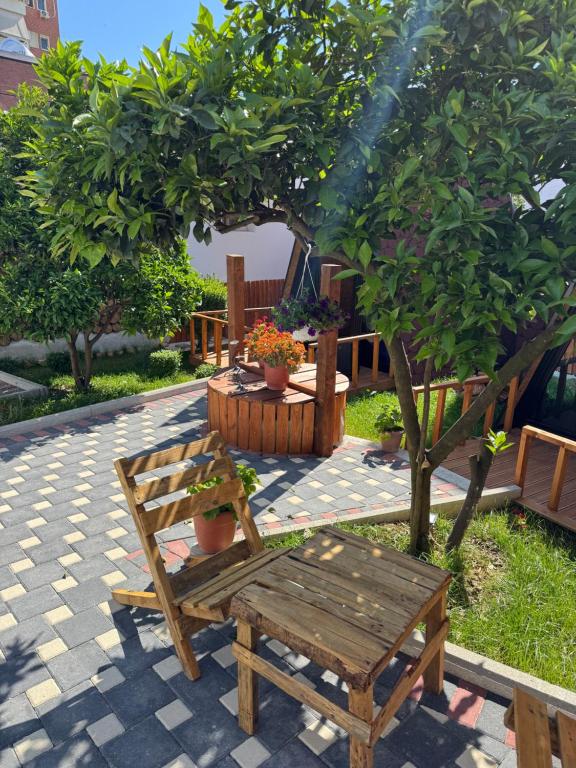 Zahrada ubytování Guest House Adilaj