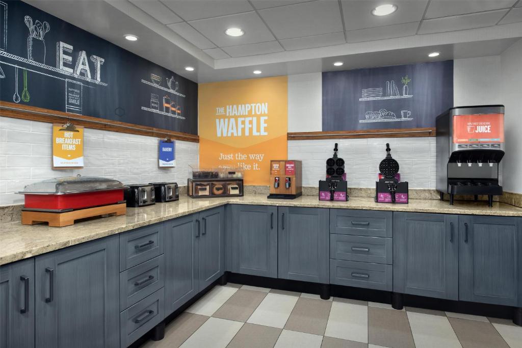 Hampton Inn Pittsburgh Greentree photo