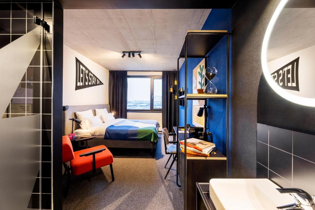 Letto o letti in una camera di The Social Hub Vienna Extended Stay