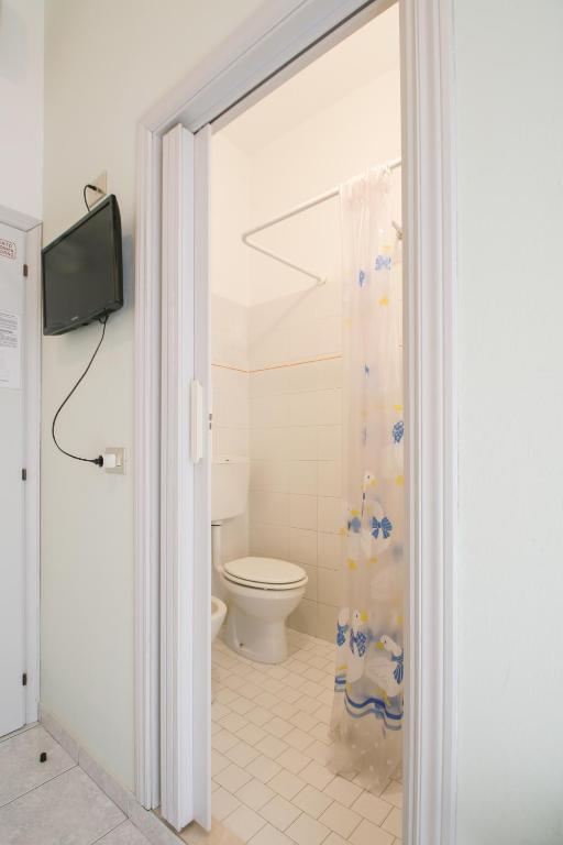 Koupelna v ubytování Ambra Hotel Cattolica