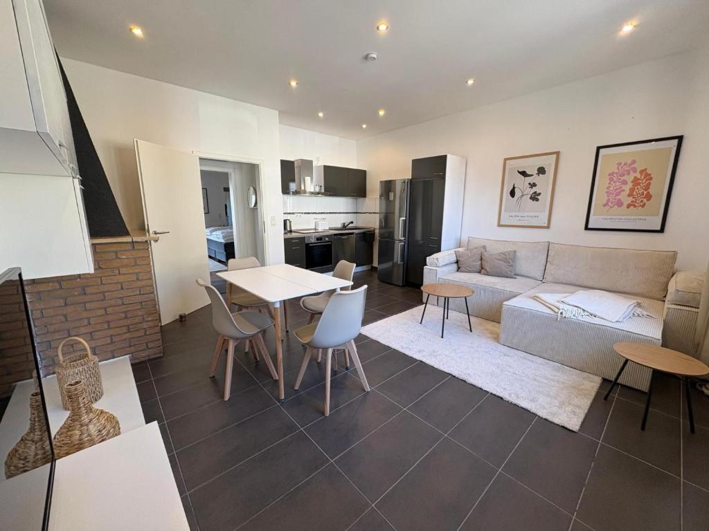 Posezení v ubytování Schöne Ferienwohnung in Andernach