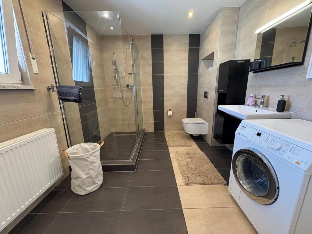 Koupelna v ubytování Schöne Ferienwohnung in Andernach