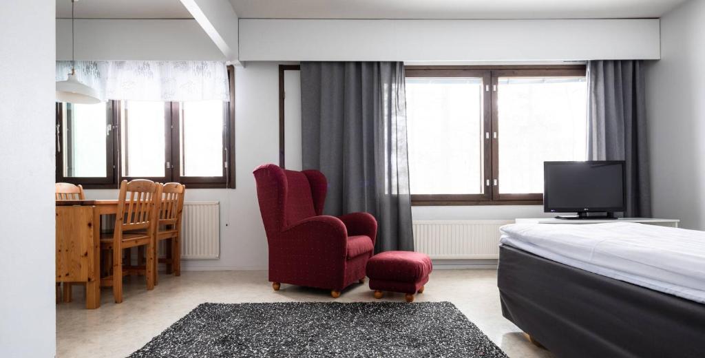 TV a/nebo společenská místnost v ubytování Lapland Hotels Hetta