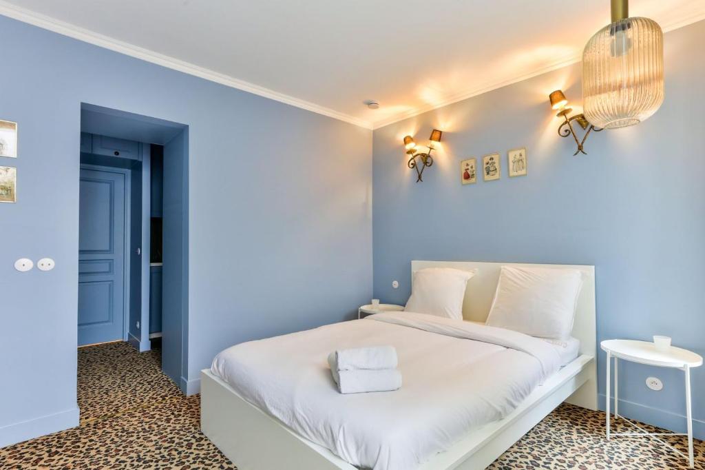 Photo de la galerie de l'établissement Nice 1BR Flat with garden 5mn to Pont des Arts, à Paris