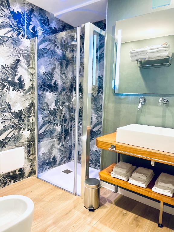 Un baño de Bellaroto Suite & SPA